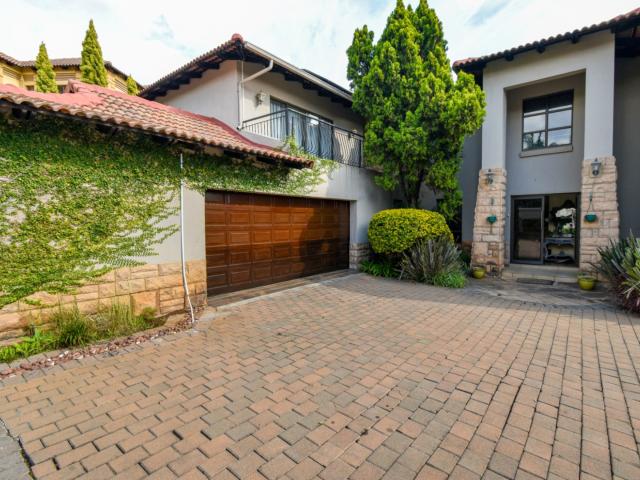 House for rent in Faerie Glen, Gauteng