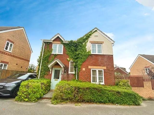 Apartment for rent in Laleston, Broadlands