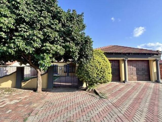 House for rent in Karenpark, Akasia
