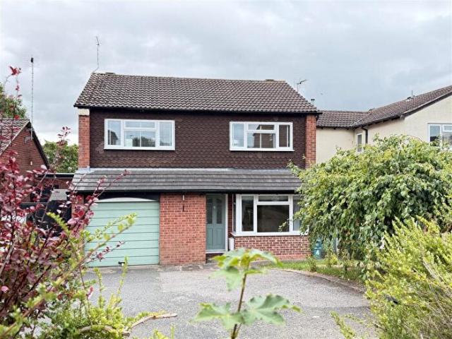 Apartment for rent in Woodloes Park, Green Close
