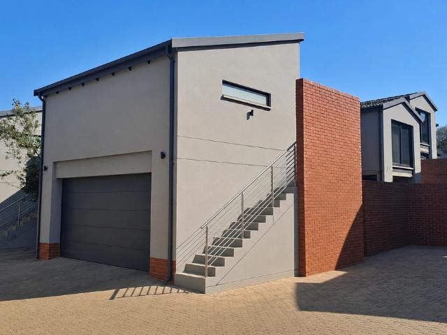 House for rent in Waterkloof, Gauteng