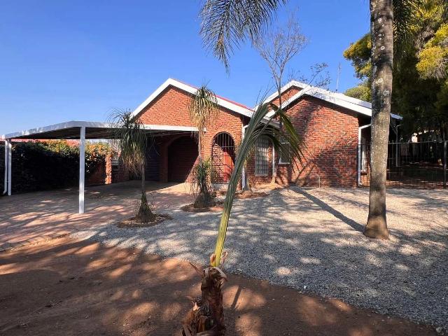 House for rent in Waterkloof, Gauteng