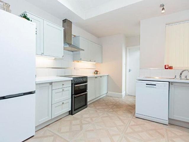 Apartment for rent in Compton Acres, Barton In Fabis