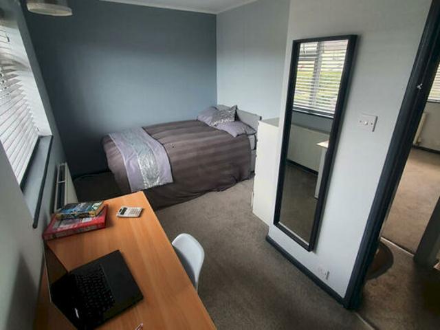 Apartment for rent in Clifton, Haddon