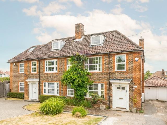 House for rent in Woodside Park, Greater London