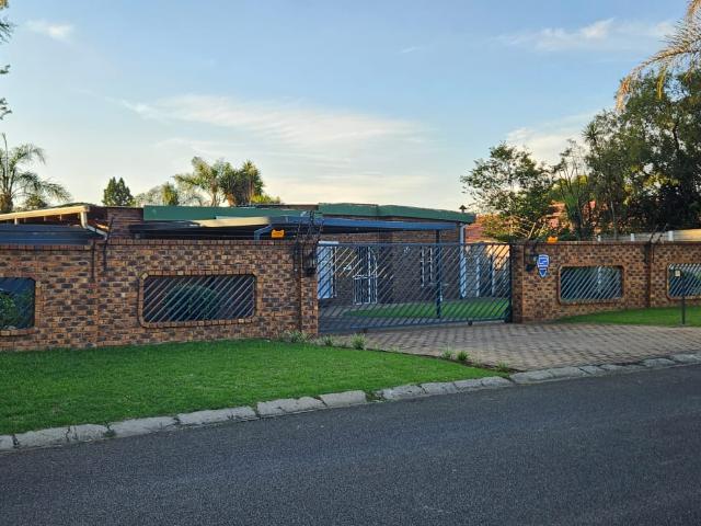House for rent in Sunair Park, City of Ekurhuleni Metropolitan Municipality