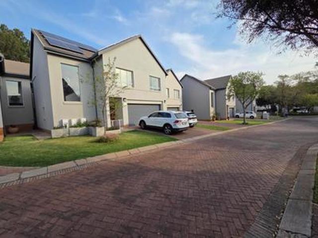 House for rent in Waterkloof, Gauteng