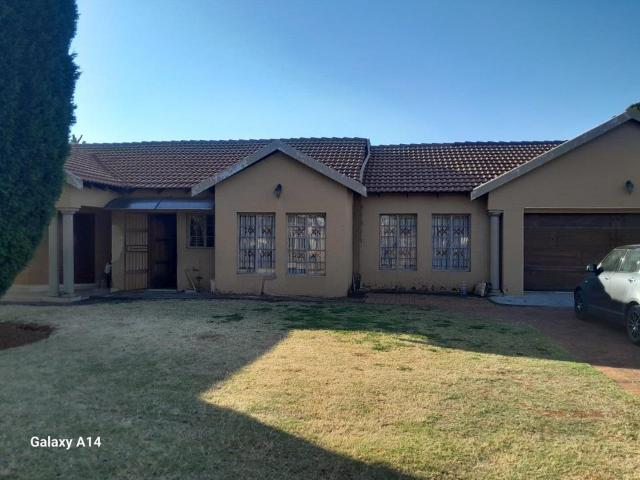 House for rent in The Orchards, Akasia