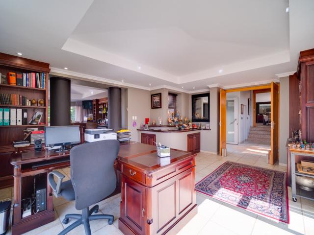 House for rent in Waterkloof, Gauteng