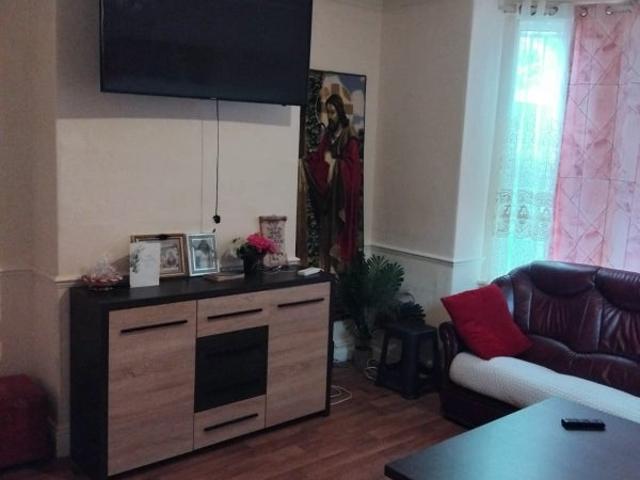 House for rent in Hyde Park, West Yorkshire