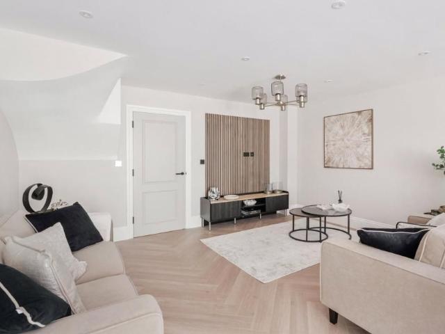 House for rent in Felbridge, Tandridge