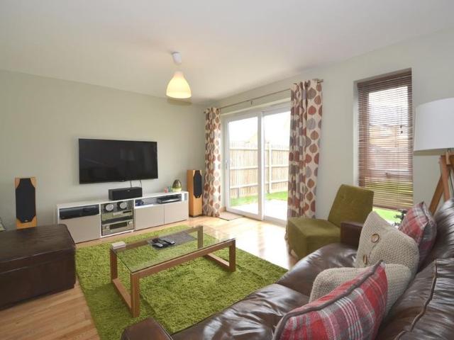 Townhouse for rent in West Drayton, Greater London