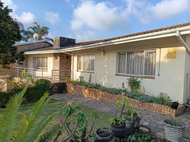 House for sale in Umhlatuzana, Chatsworth