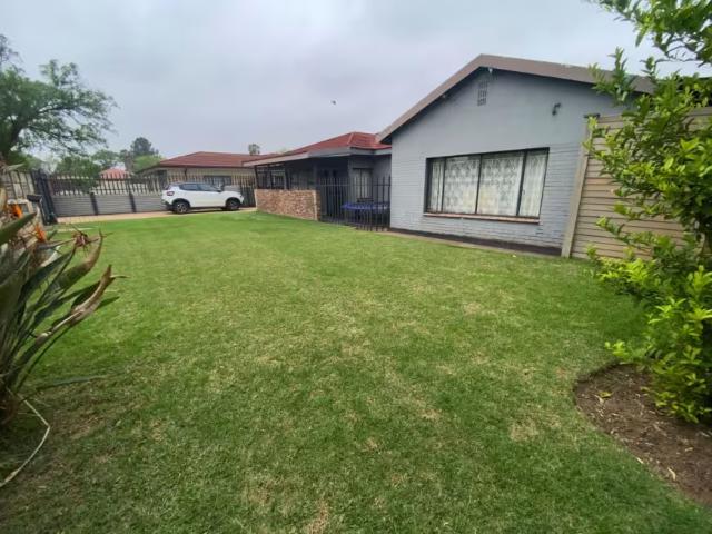 House for sale in Vanderbijlpark, Emfuleni Local Municipality