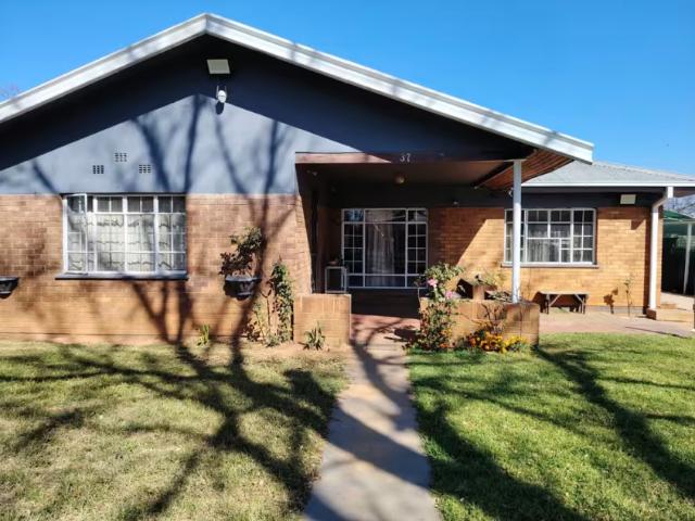 House for sale in Vanderbijlpark, Emfuleni Local Municipality