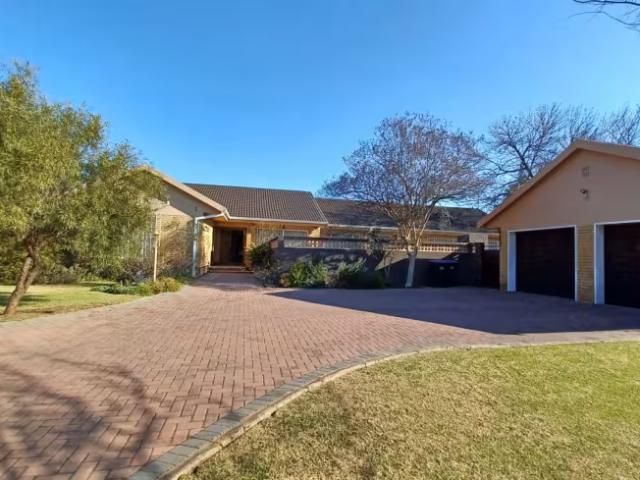 House for sale in Vanderbijlpark, Emfuleni Local Municipality