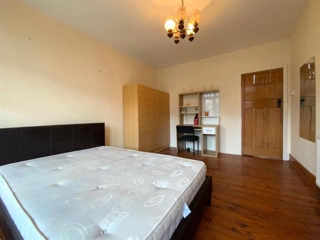 House for rent in London Borough of Ealing, Park Royal