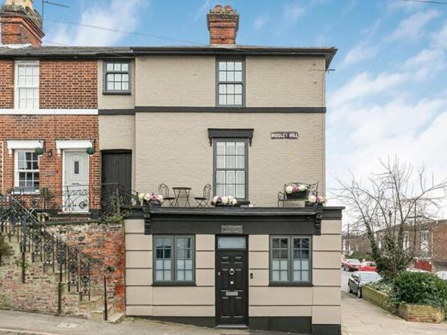 House for sale in Kings Hill, Colliers End