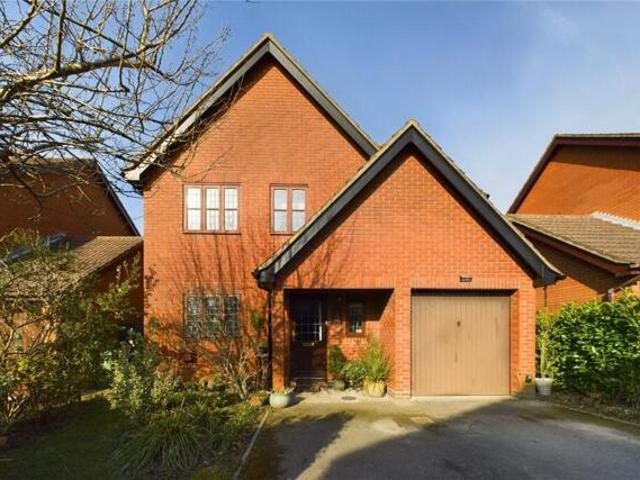 House for sale in Warfield, Newell Green
