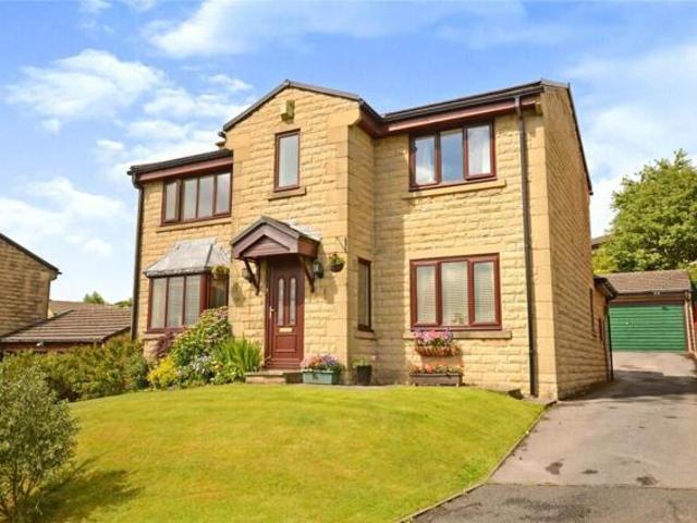 House for sale in Hockerley, Charlesworth