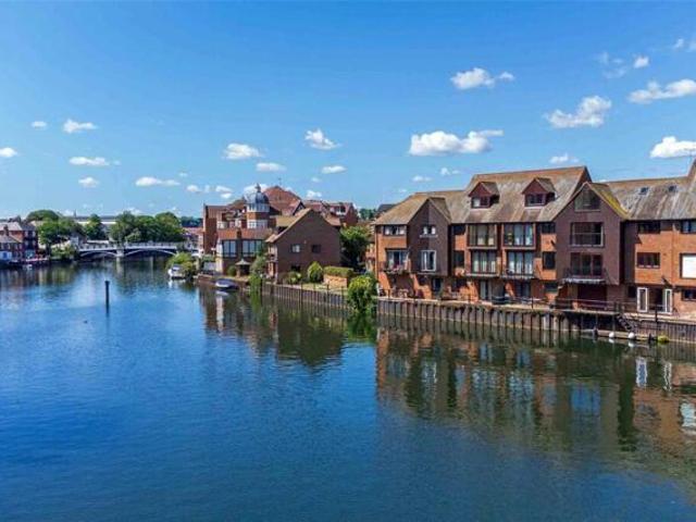 House for sale in Eton