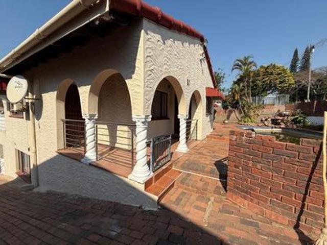 House for sale in Chatsworth, Kwazulu-natal