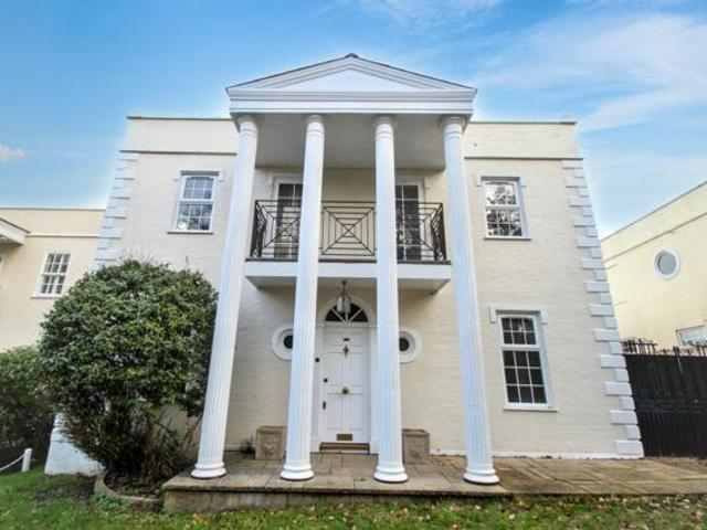 House for sale in Woodford Green, Greater London