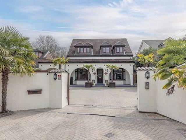 House for sale in Wraysbury