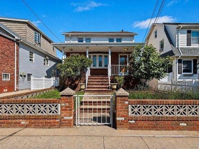 House for sale in Queens, Arverne