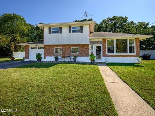 House for sale in Parkway Pines, Howell Township