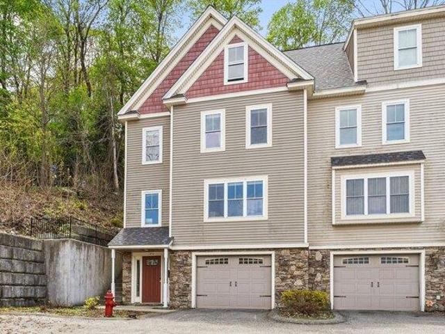 Condo for sale in Hudson, Massachusetts