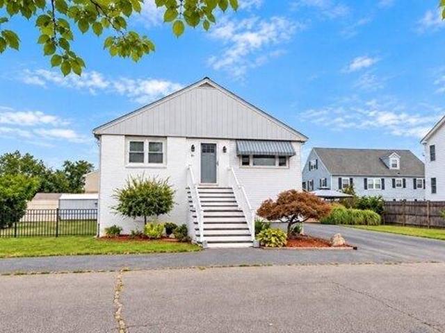 House for sale in Nantasket Beach, Hull