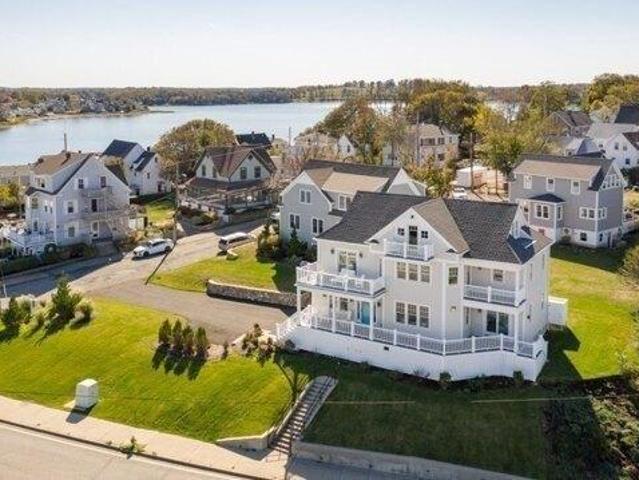 House for sale in Nantasket Beach, Hull