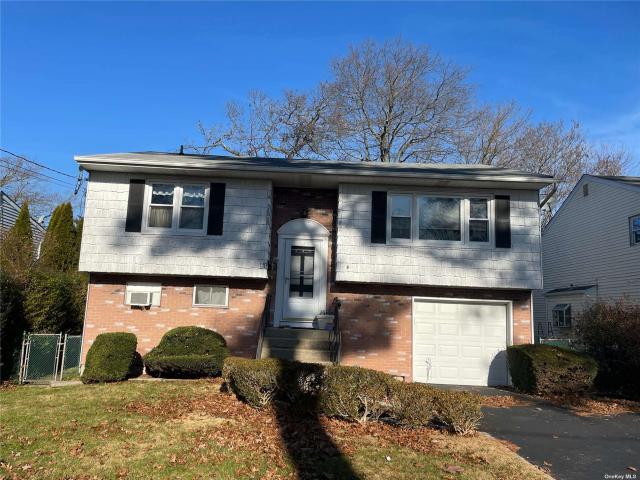 House for sale in Huntington, New York