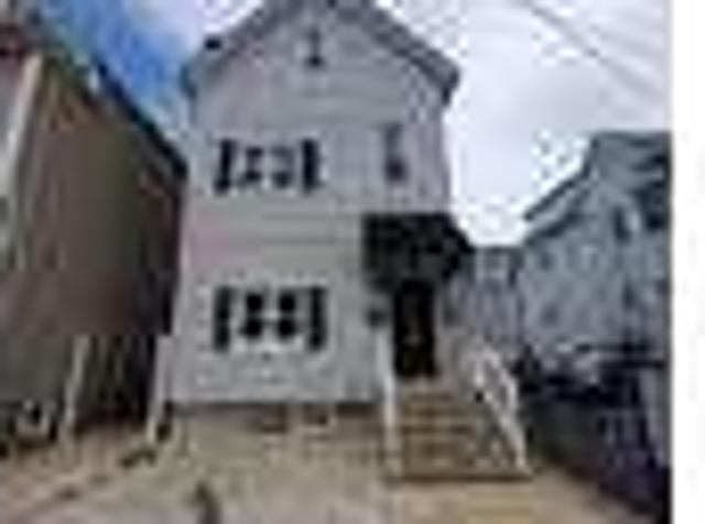 House for rent in Bayonne
