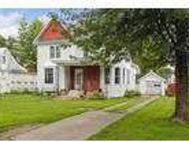 House for rent in Waltham, Middlesex County