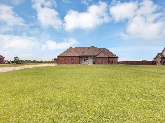 House for sale in Iowa, Louisiana
