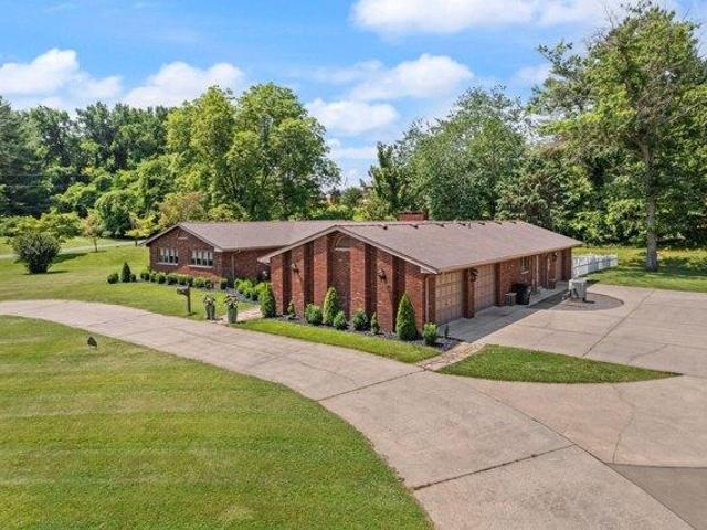 House for sale in Jamestown, Kentucky