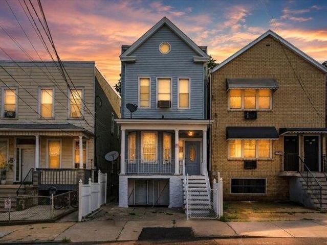 House for sale in Hudson, New Jersey