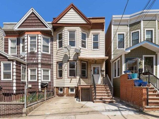 House for sale in Hudson, New Jersey