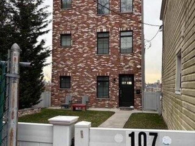 House for sale in Hudson, New Jersey