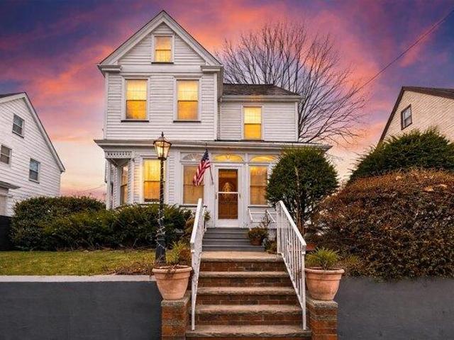 House for sale in Hudson, New Jersey