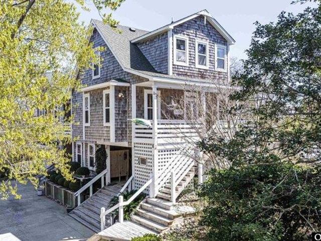 House for sale in Kitty Hawk, North Carolina