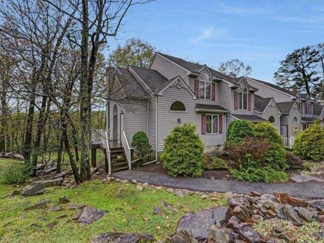 House for sale in Lake Harmony, Pennsylvania