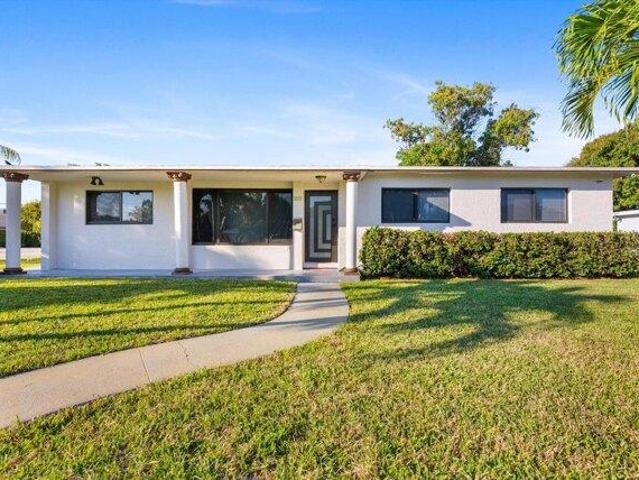 House for sale in Lake Park, Florida