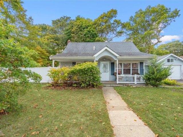 House for sale in Bohemia, New York