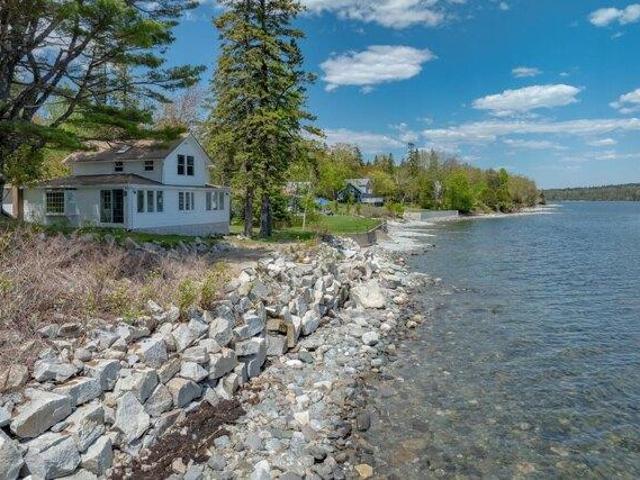 House for sale in Maine