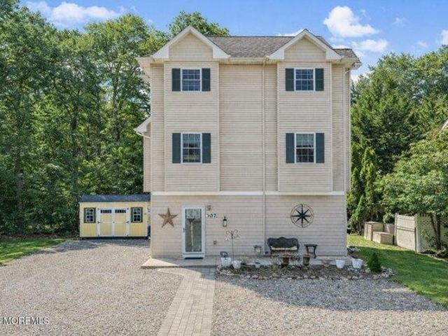 House for sale in Lanoka Harbor, New Jersey