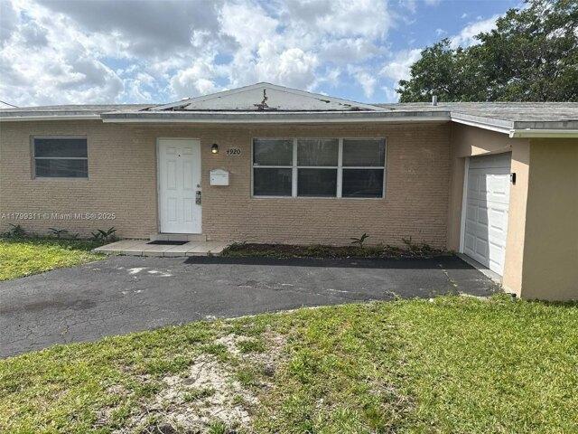 House for sale in Lauderhill
