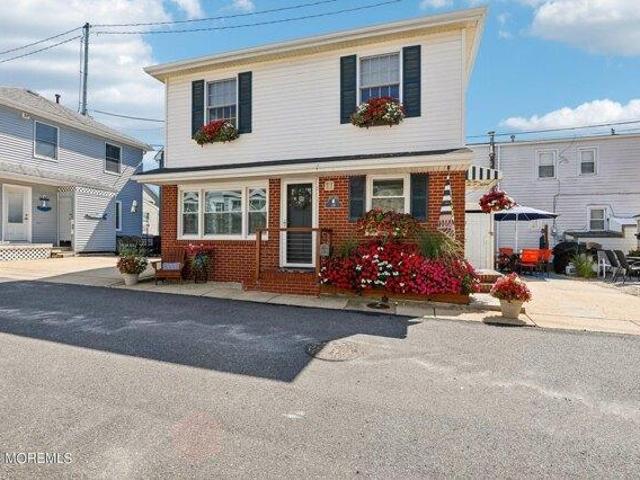 House for sale in Lavallette